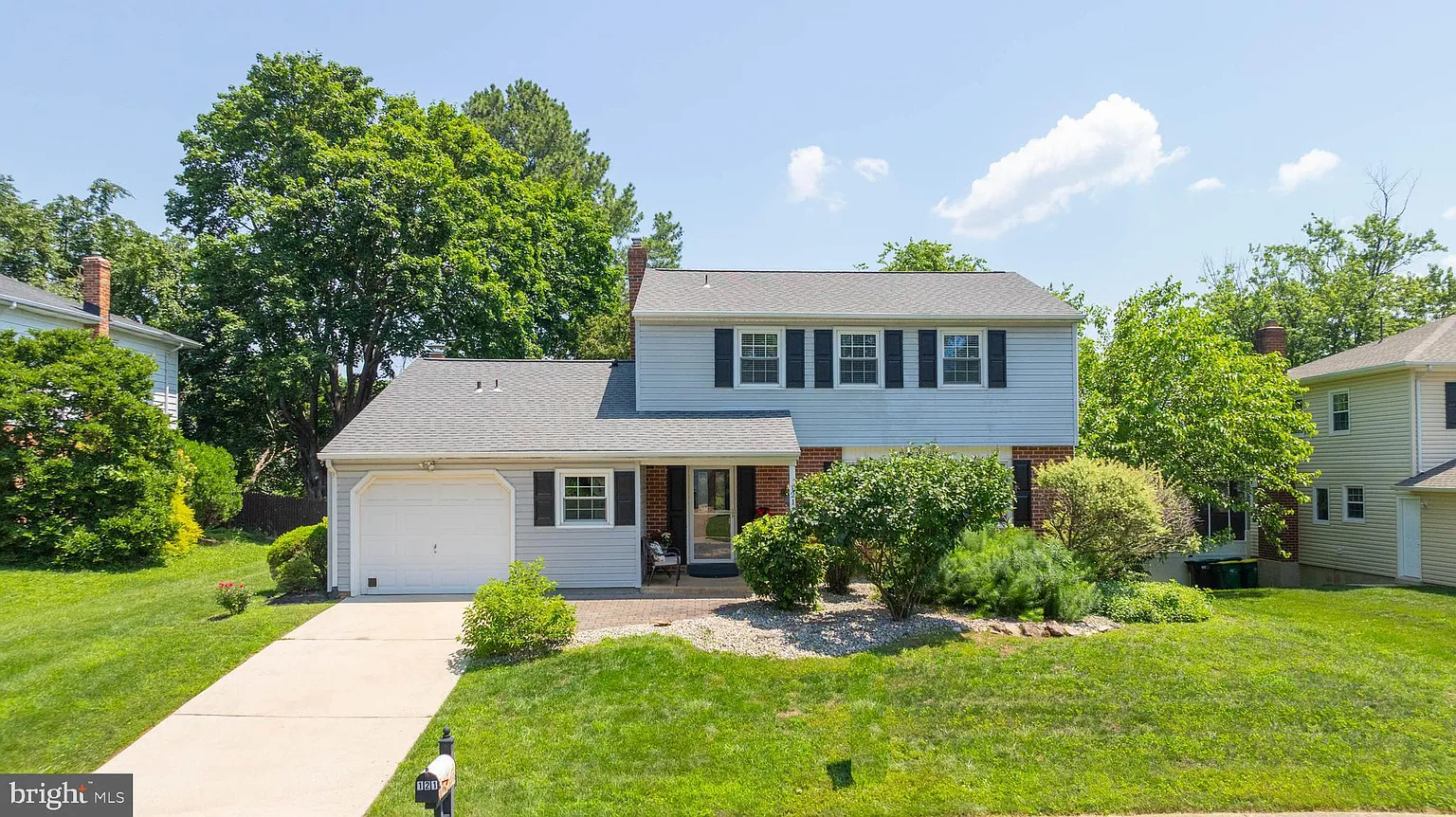 121 Decker Dr photo 1