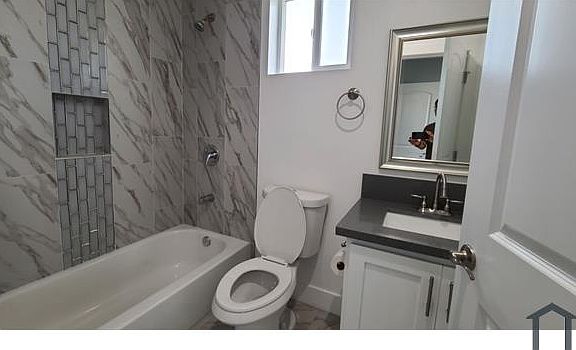 3rd image of 929 S Lorena St #929