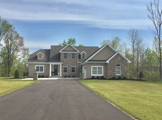 285 Westwood Rd, Lancaster, NY 14086