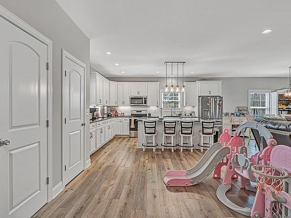 4th image of 3615 Knob Forest Cir