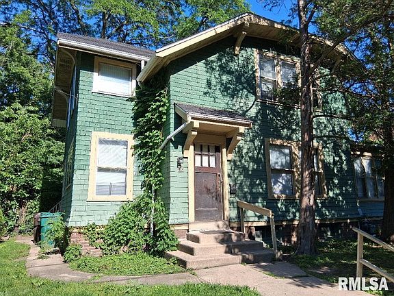 2nd image of 810 N Douglas St