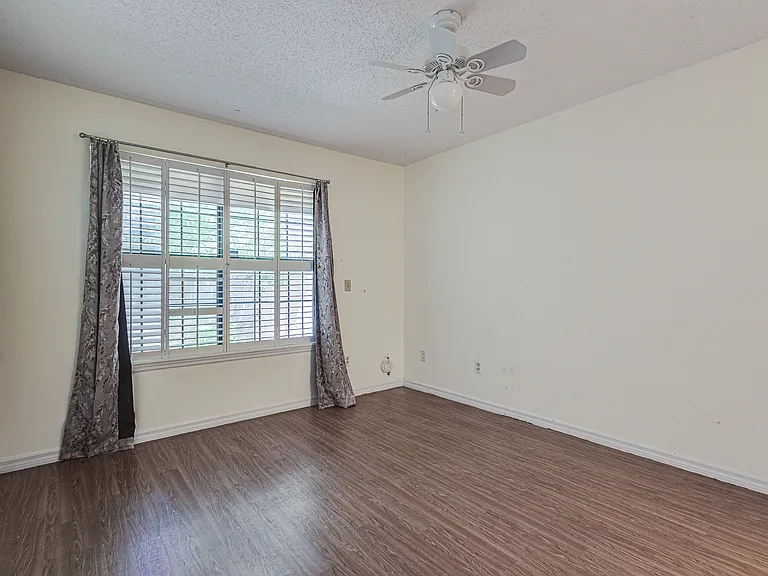 205 N Trout Ave — Photo 19
