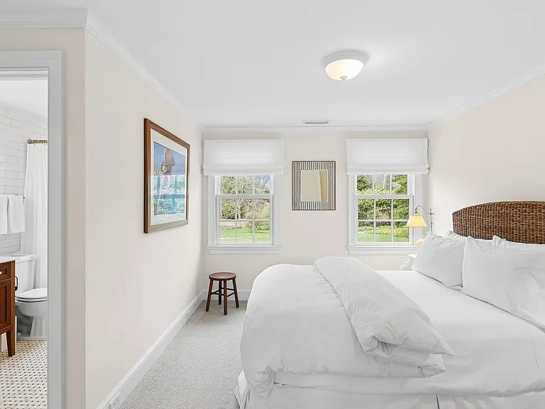 5 Hook Pond Ln — Photo 8
