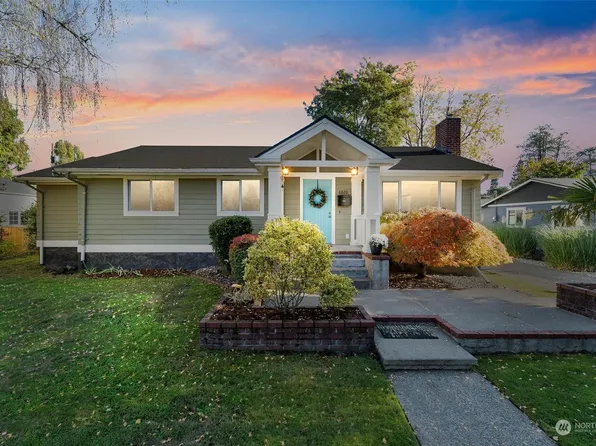 8820 17th Avenue SW, Seattle, WA 98106