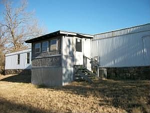 2nd image of 405 Oakwood Dr