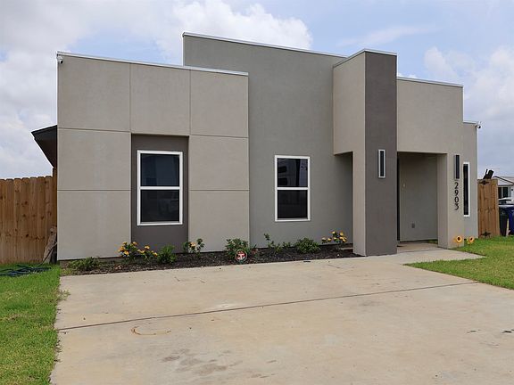 3rd image of 2903 Rowan Dr