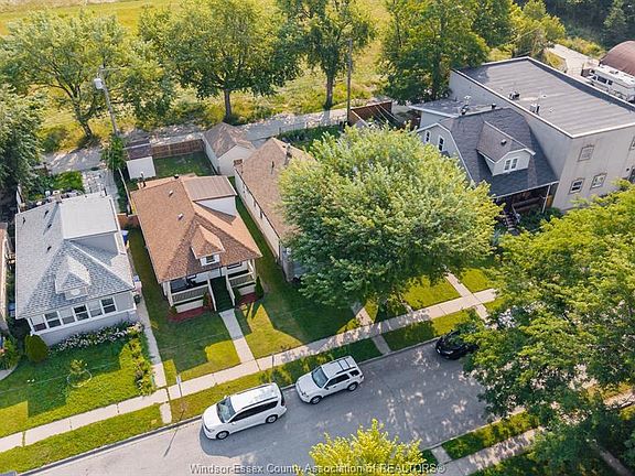 4th image of 1560 Lillian Ave