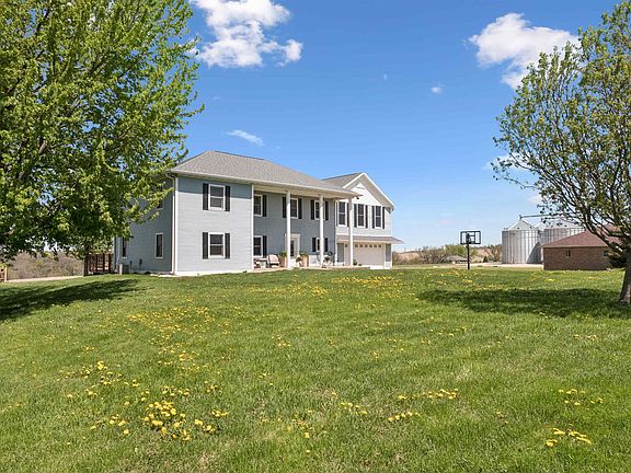3rd image of 9933 Laudeville Rd