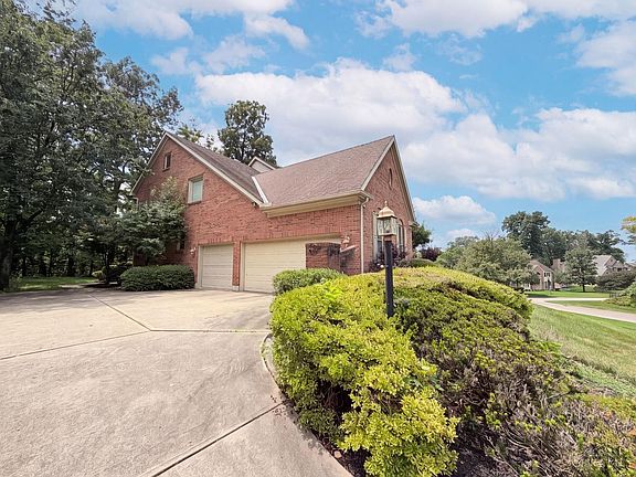 3rd image of 6667 Miami Woods Dr
