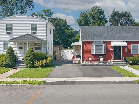 2nd image of 379 Chamberlain Ave