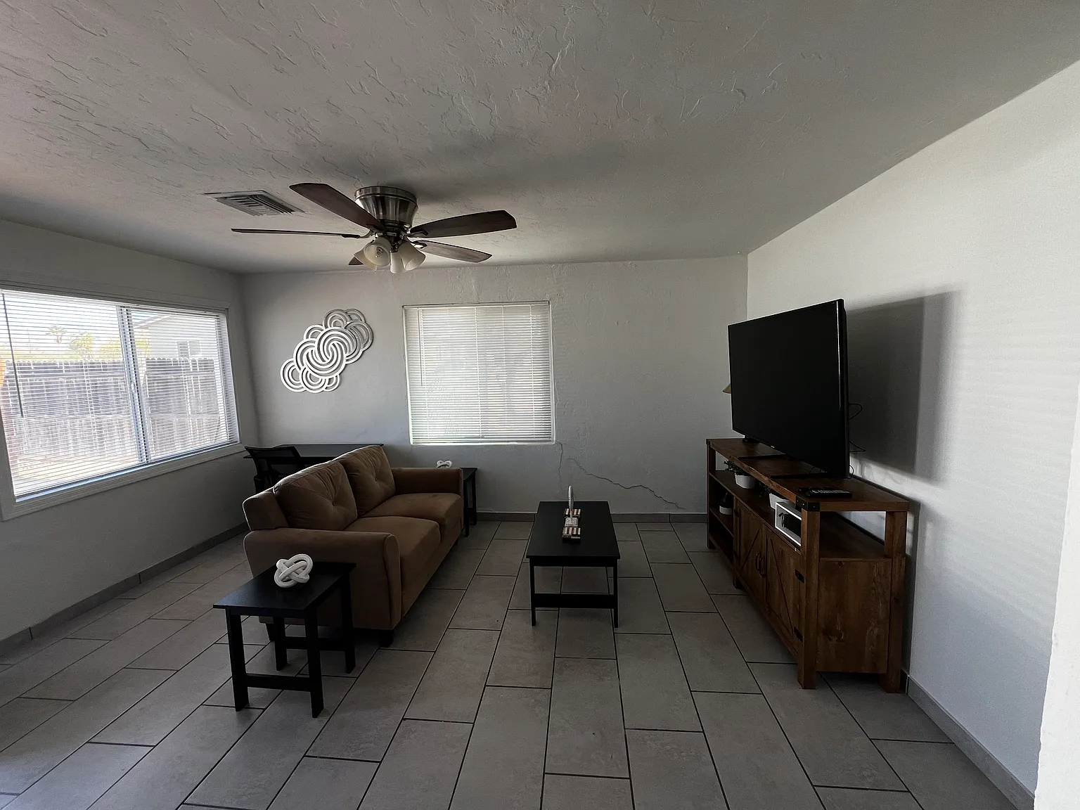 2145 N Belvedere Ave — Photo 4
