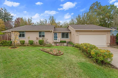 3036 SE Lewis Ct Photo 1