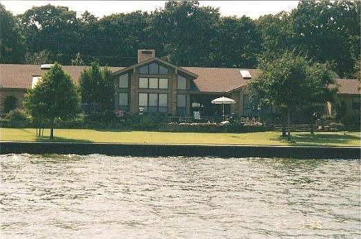 1st image of 18583 Marina Dr