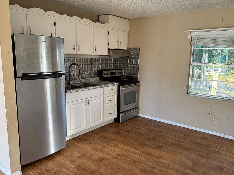 2nd image of 13095 Linden Dr