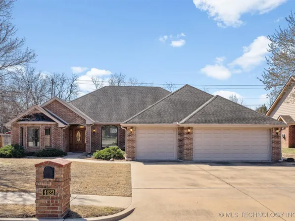 4423 Fairview Rd, Bartlesville, OK 74006
