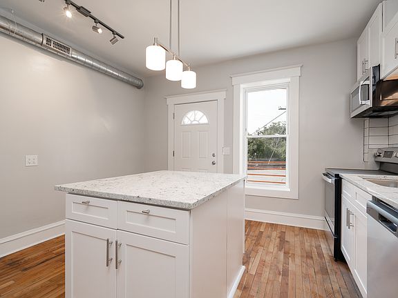 2nd image of 3402 University Ave SE APT 201