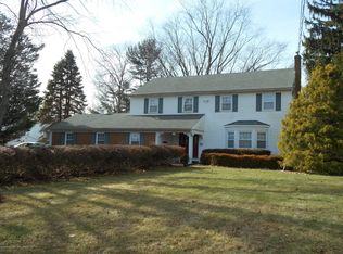 19 Kent Pl, Freehold, NJ 07728