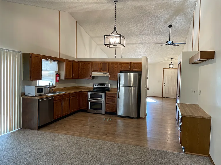 8335 Snapdragon Dr — Photo 35