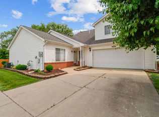 1704 Geranium Cir, Valparaiso, IN 46383