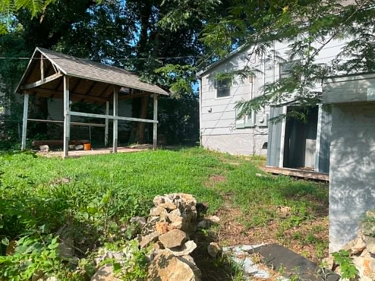 731 S Washington St — Photo 10