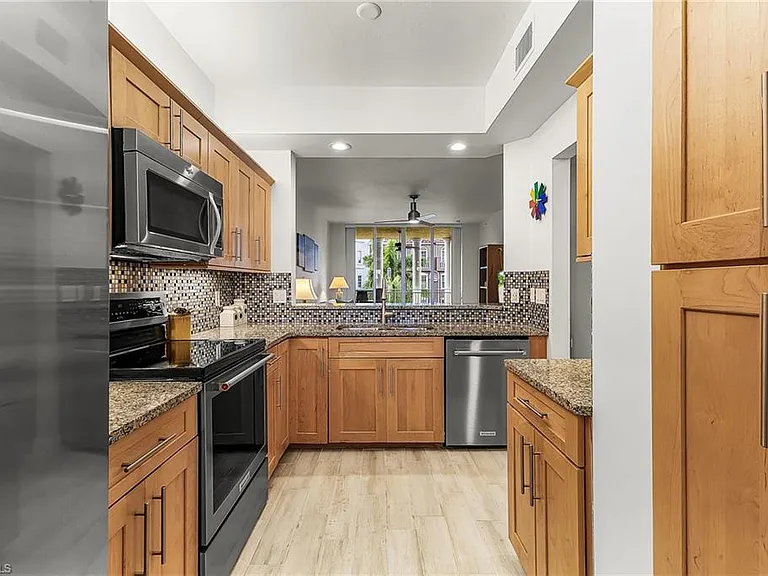 401 Bayfront Pl #3405 — Photo 8