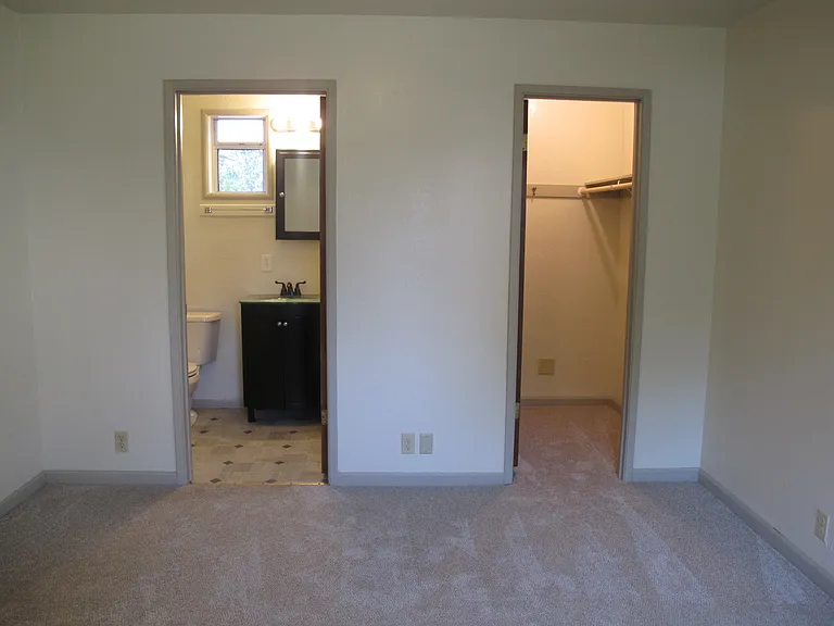 1517 Arbutus Ave #1 — Photo 6
