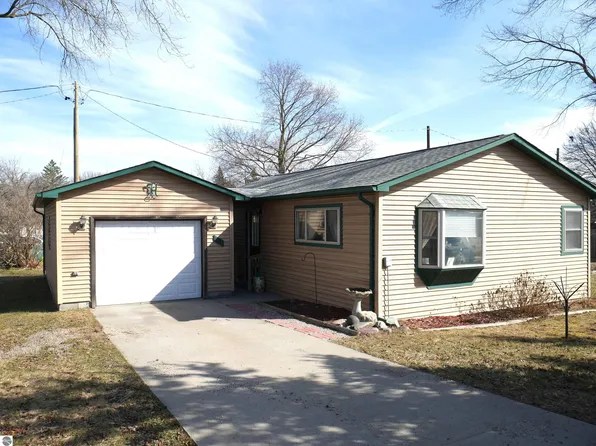 202 Court St, West Branch, MI 48661