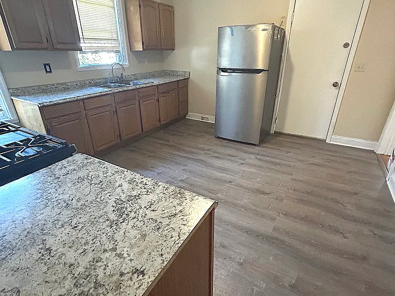 134 Lenox Ave — Photo 9