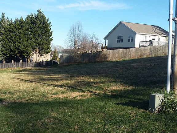 2nd image of 206 Tucker Lane