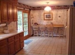 11 Meadowview Dr, Plaistow, NH 03865