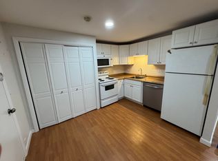 19 Maple St APT 16, Amesbury, MA 01913