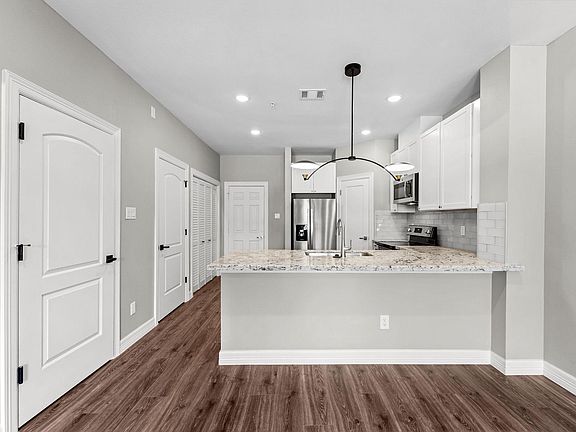 3rd image of 5262 Ella Blvd #705