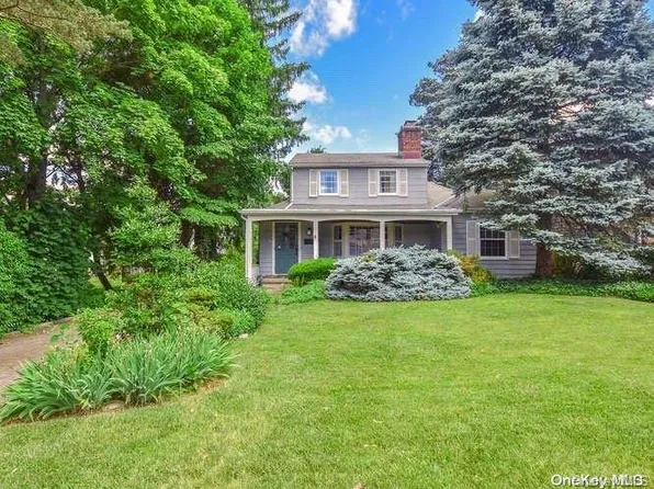 34 Sylvia Street, Glen Head, NY 11545