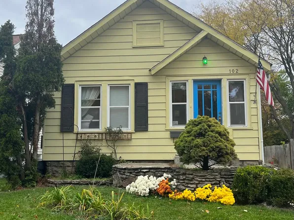 102 School Ave, Clawson, MI 48017