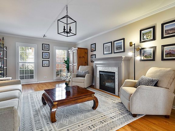 4th image of 90 Linden Ave