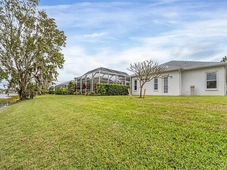 11709 Clubhouse Dr — Photo 31