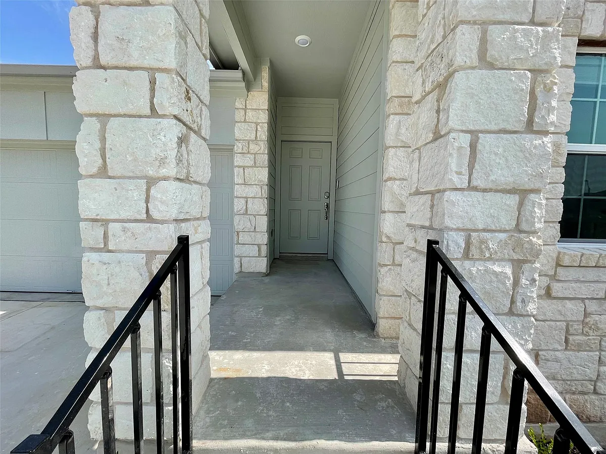 Building Photo - 3208 Kenner Dr