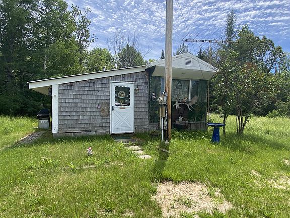 2nd image of 26 Chapman Ridge Rd