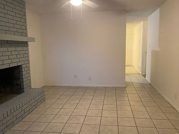 3rd image of 2418 Bunker Hill Dr Unit B