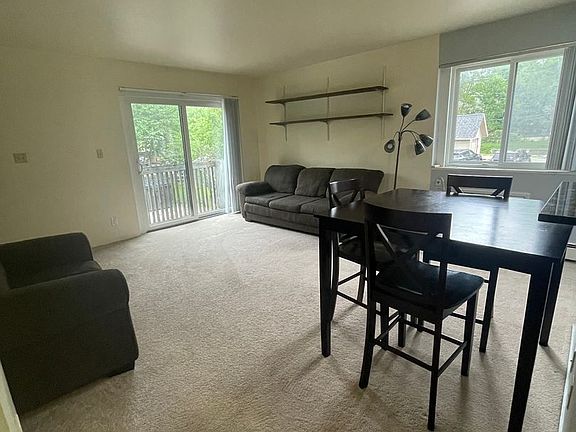 2nd image of 526 Linden St APT 7