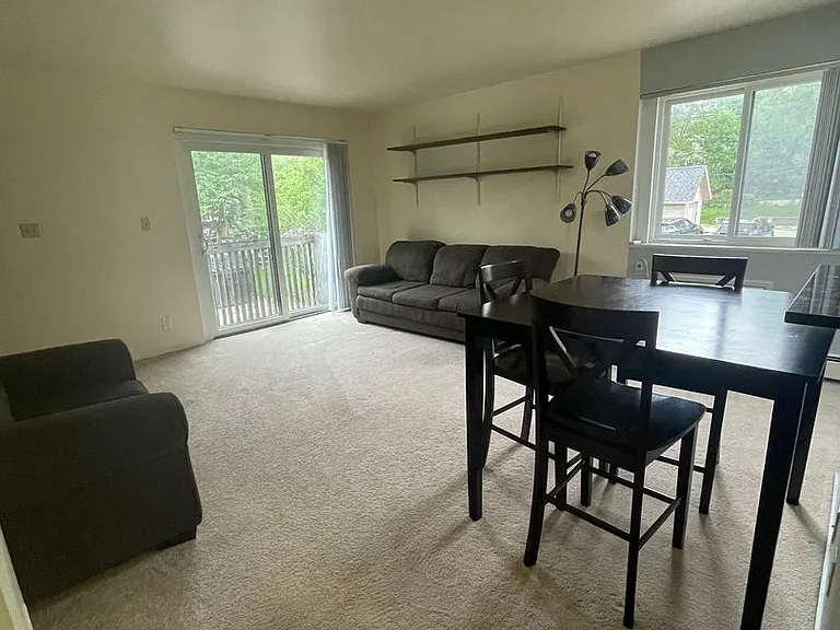 526 Linden St — Photo 20