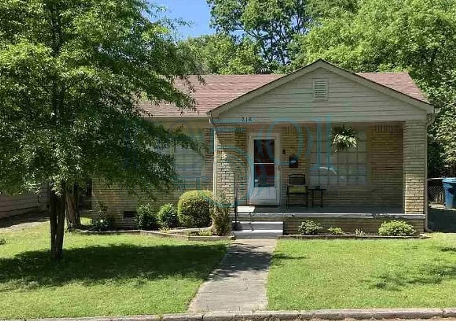 *Coming Soon* 2BR/1BA brick bungalow in Stiff Station, steps from UAMS! — Photo 1