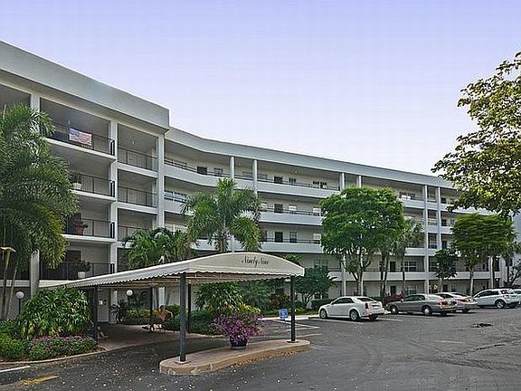 2nd image of 821 Cypress Blvd APT 102