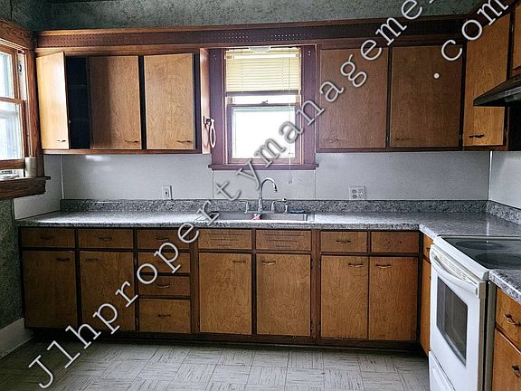 5th image of 9 E Jefferson St #10887808