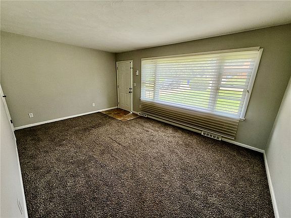 2nd image of 1483 W Greendell Dr
