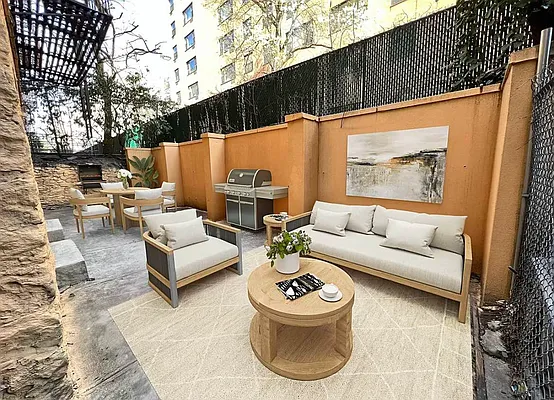 Rented by EastMount Realty LLC | media 27