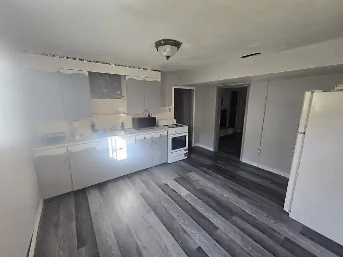 2 bed, 1.0 bath, 800 sqft, $950 — Photo 1