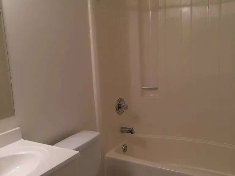 605 Ixoria Ave #20 — Photo 11