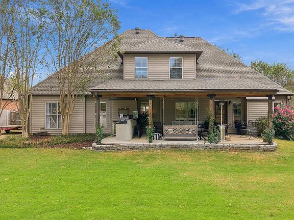 4th image of 3005 English Oak Cir