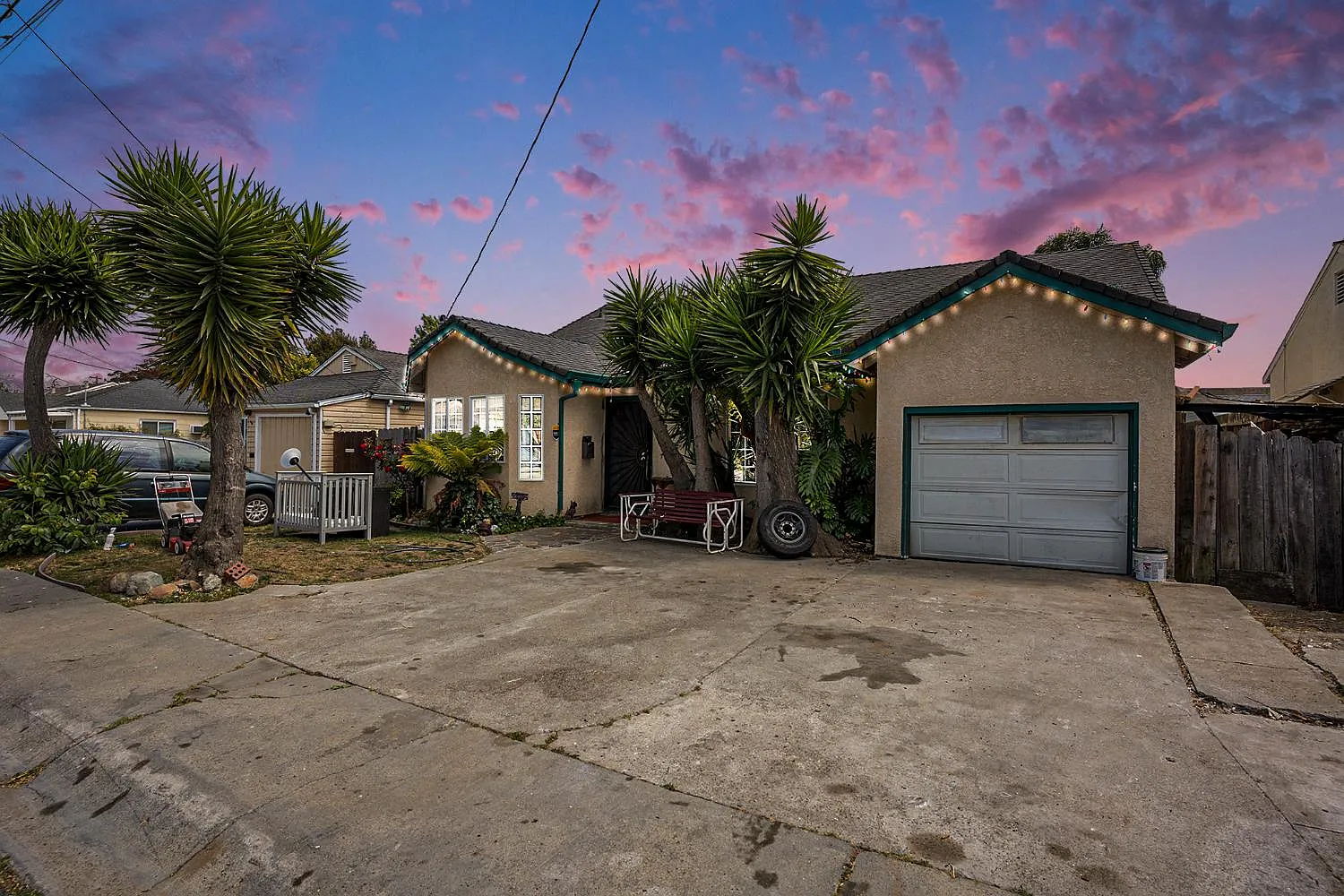 3611 Pine St photo 1